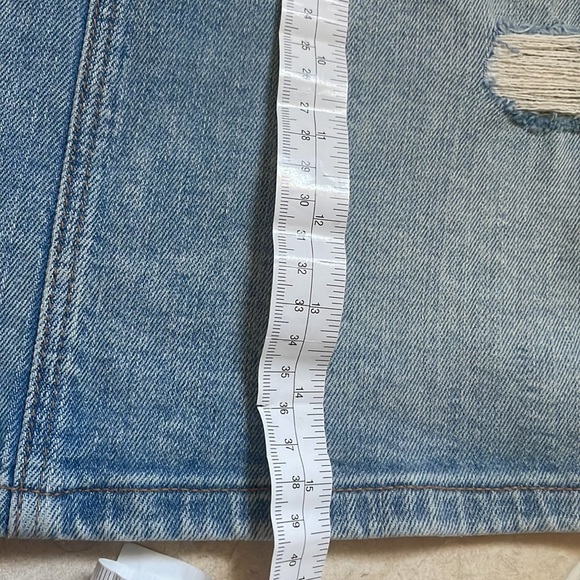 Brand new jean skirt. Brand: Garage. Size :XS Never wear before. - Picture 7 of 7